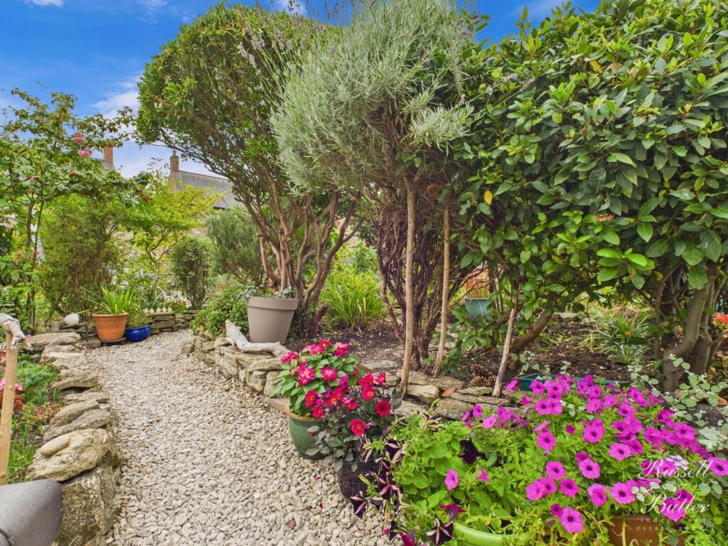 CAM01995G0-PR0346-STILL041