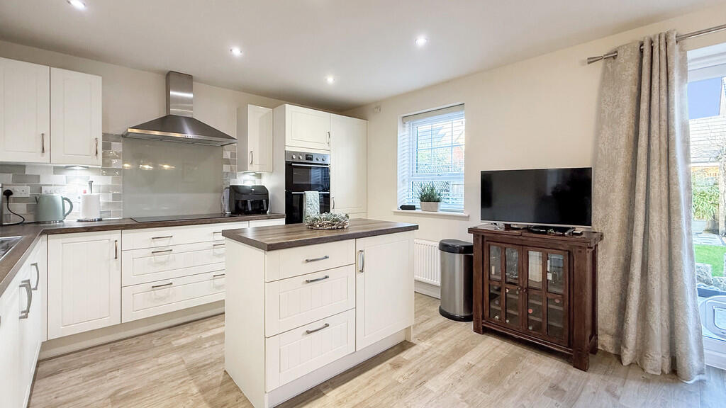 Kitchen/dining ro...
