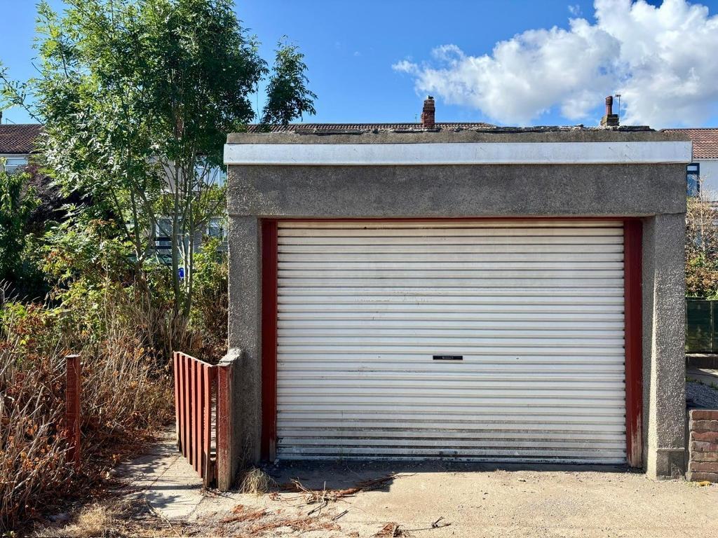 Detached Garage