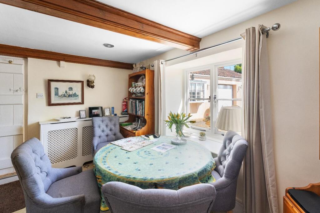 7 - breakfast area.jpg