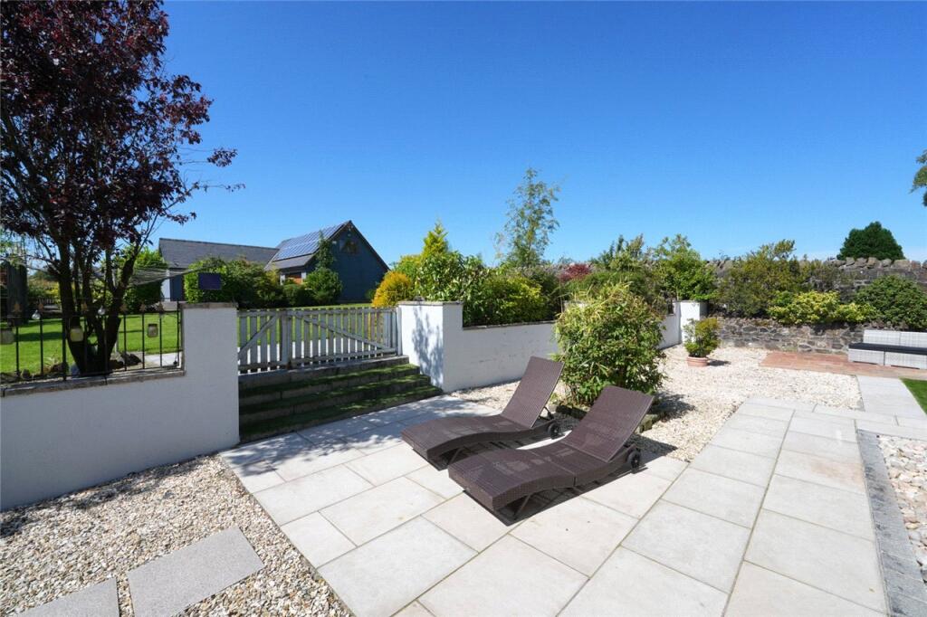 House 2 Gardens