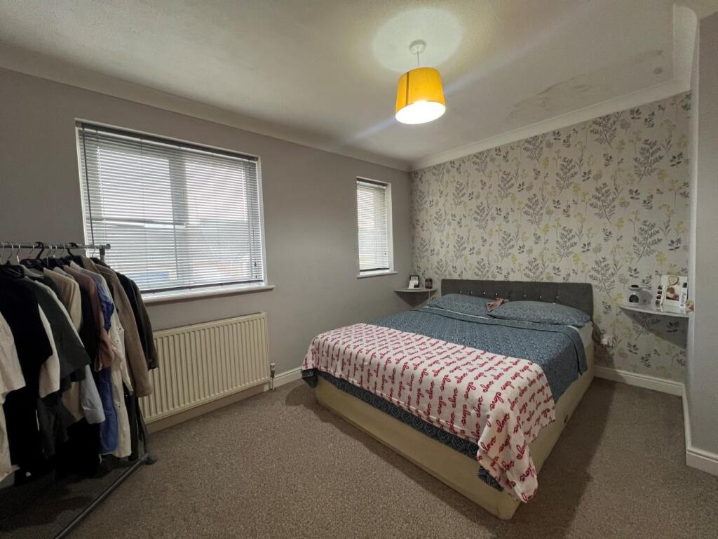 bed 1.jpg