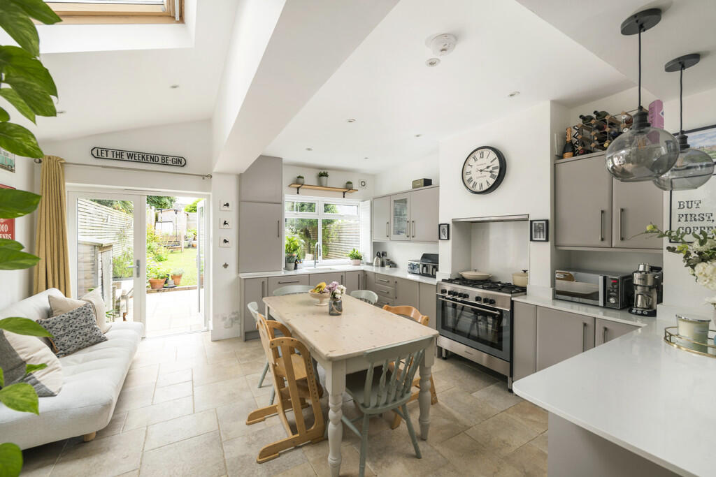 11_Oakhill_Road_i...