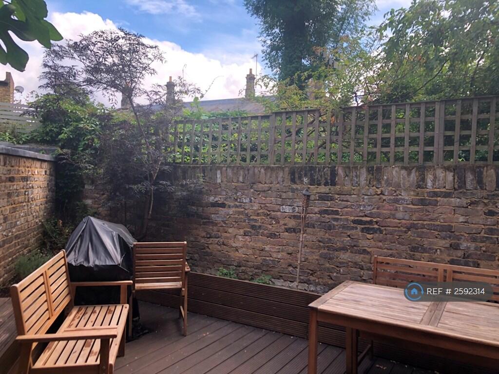 Decked Garden With Furniture