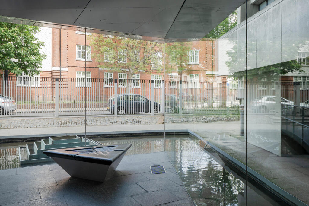 283628 - Keeling House, London E2 - high res - ...