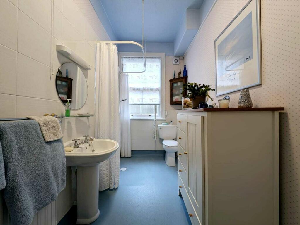 d9860e97-3446-401b-8434-e80a01b04836