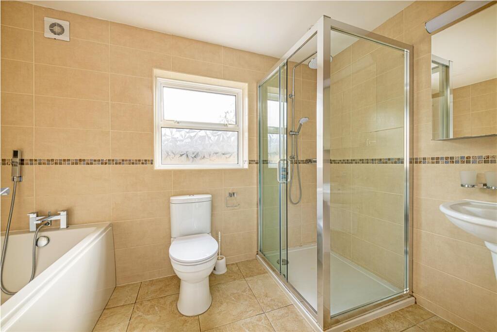 30 Deodar Rd Bath 2.jpg