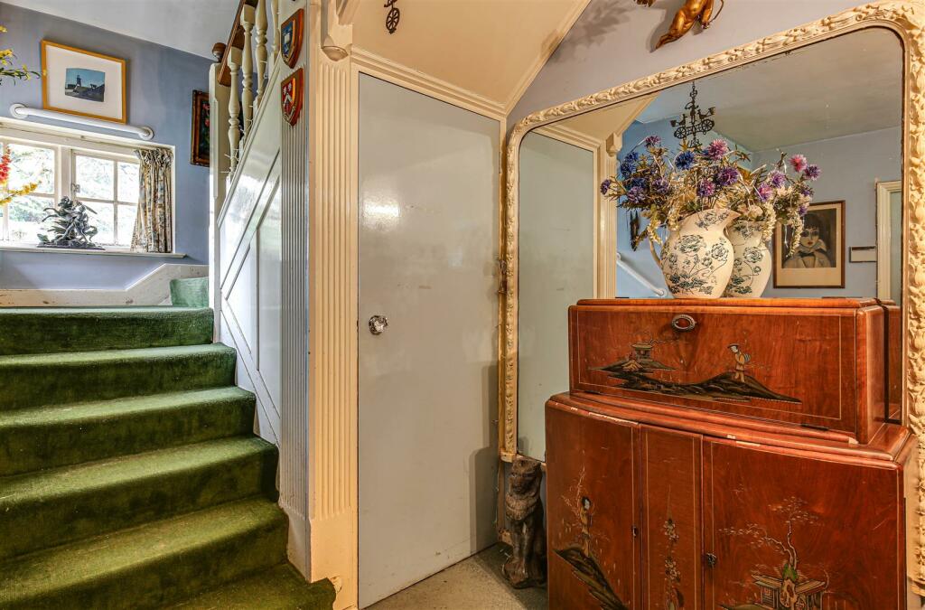 Hallway.jpg