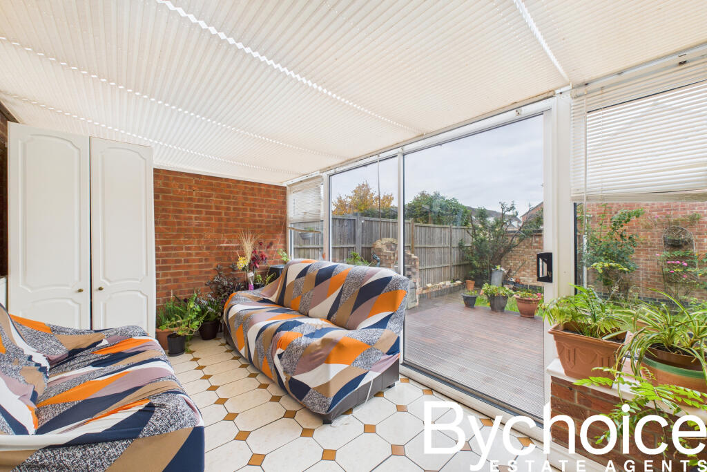 CAM05454G0-PR0063-STILL002