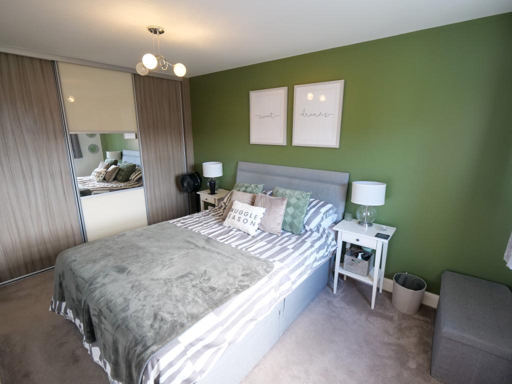 Master Bedroom Dual Aspect