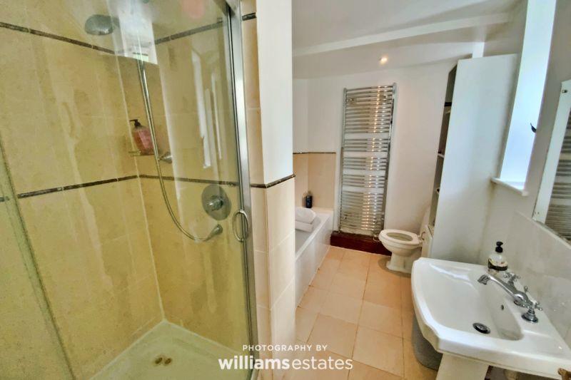 Flat 1 Bathroom 