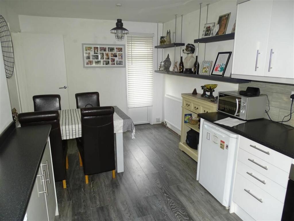 Kitchen Diner B