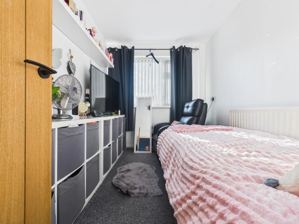 CAM03729G0-PR0198-STILL002