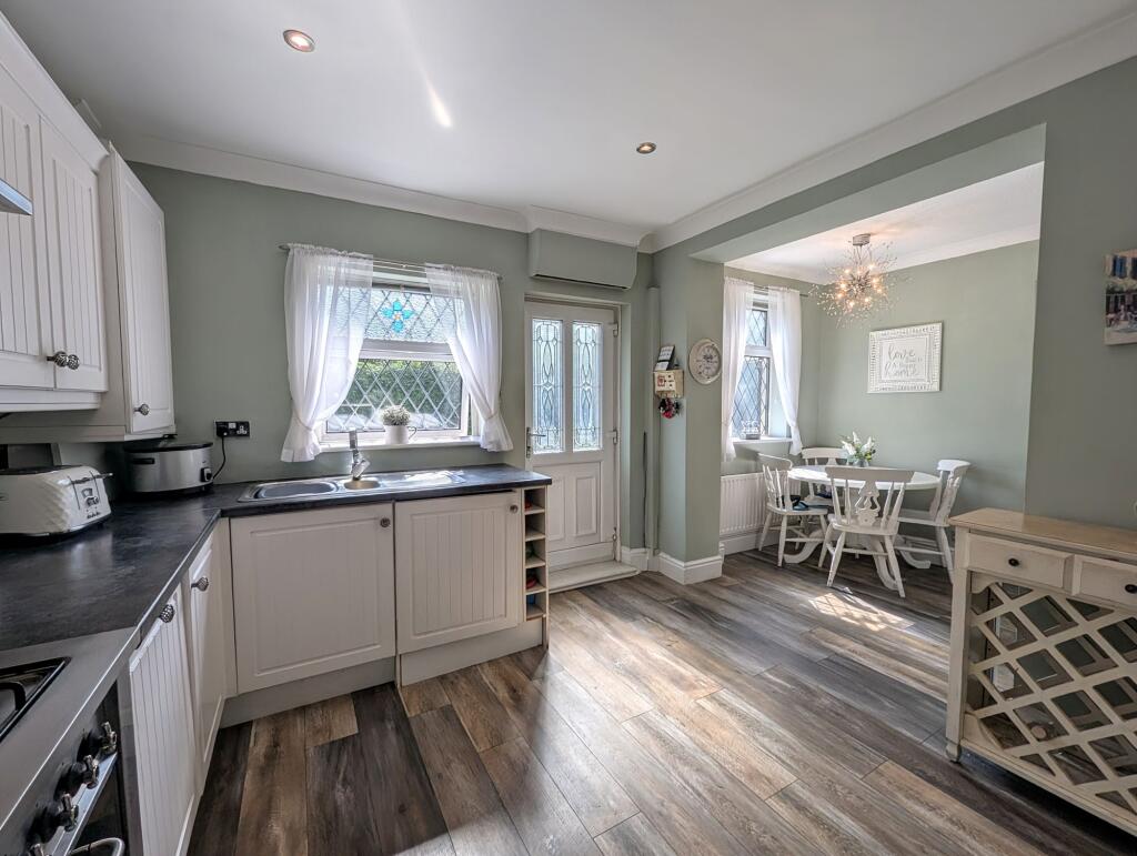 Kitchen/Breakfasting Room