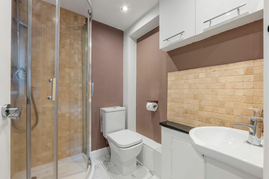 Shower/Cloakroom