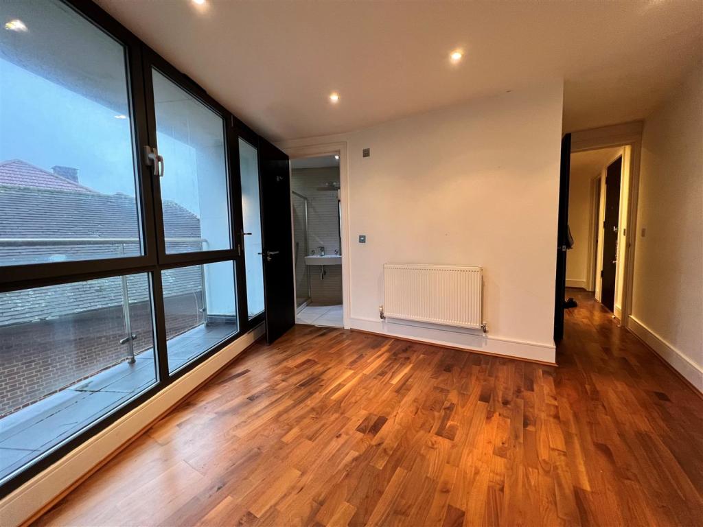 main bedroom.jpg