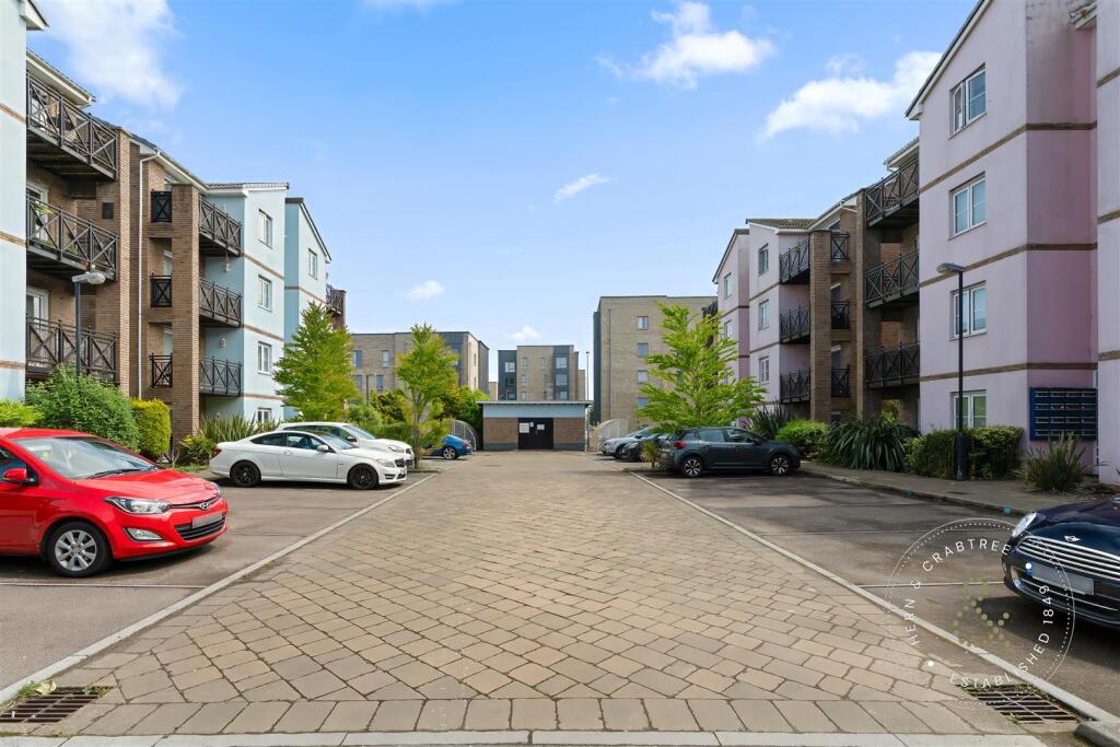 Pentland Close, HernCrabtree (11).jpeg