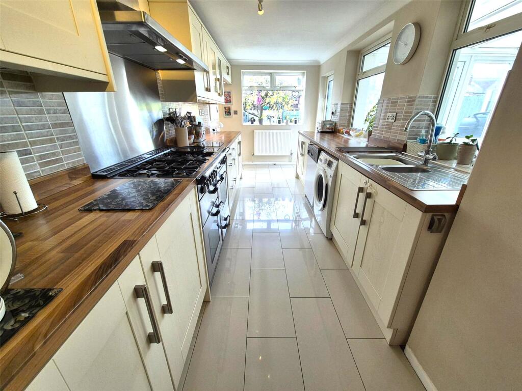 24ft Kitchen