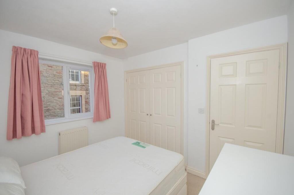 Bedroom pic 2.jpg