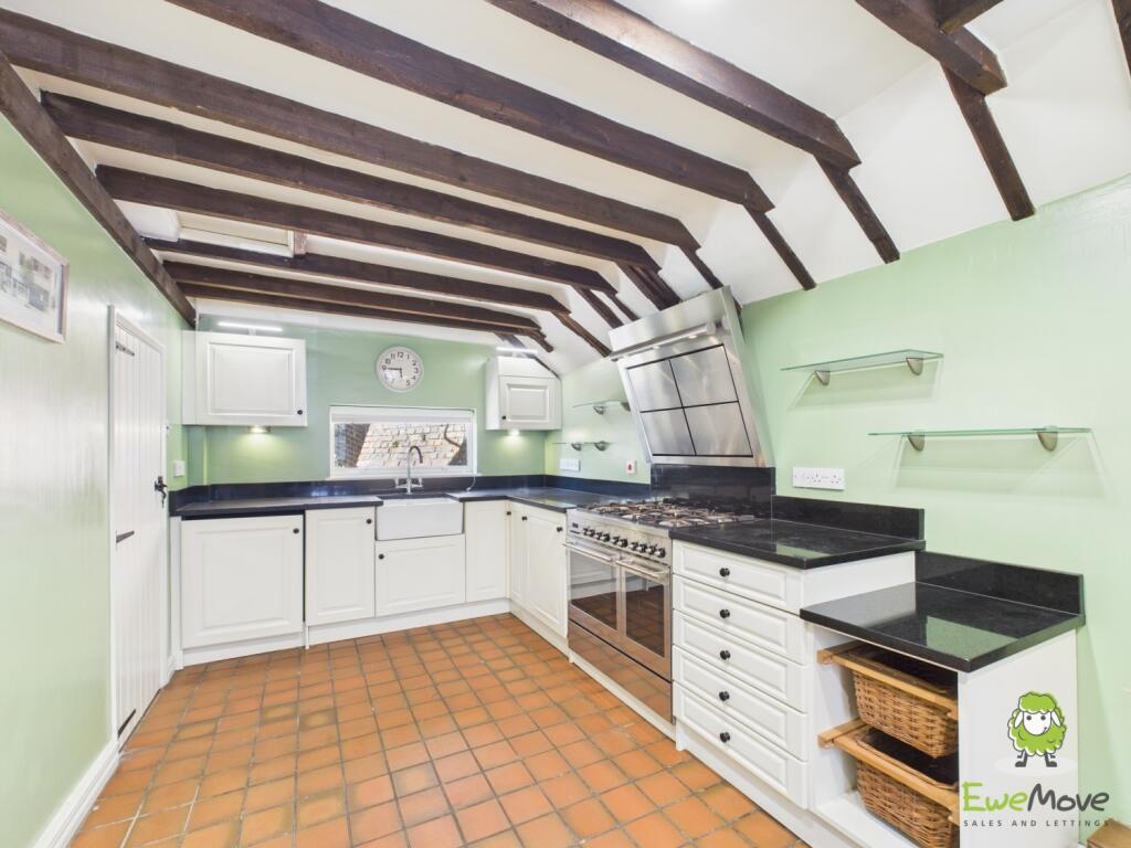 CAM03778G0-PR0198-STILL003