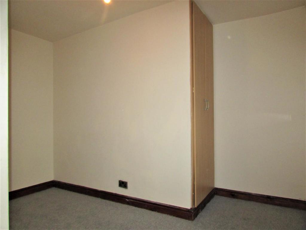 MiriamSt109bed2.JPG