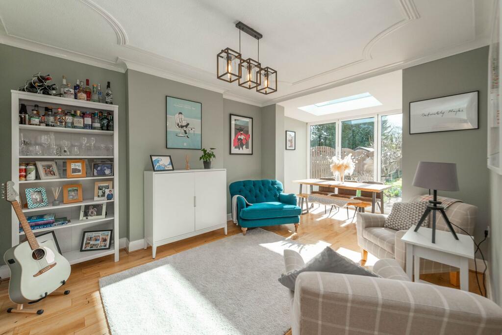 EXTENDED KITCHEN, DINER AND LIVING ROOM