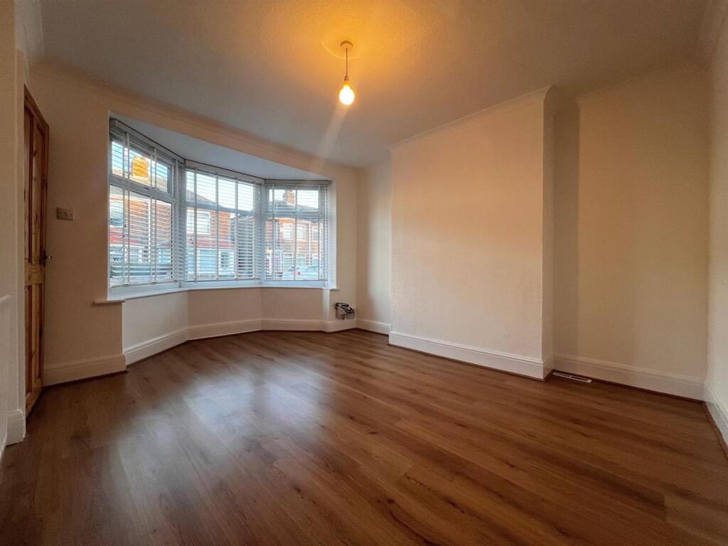 10 Greystone Lounge.jpg
