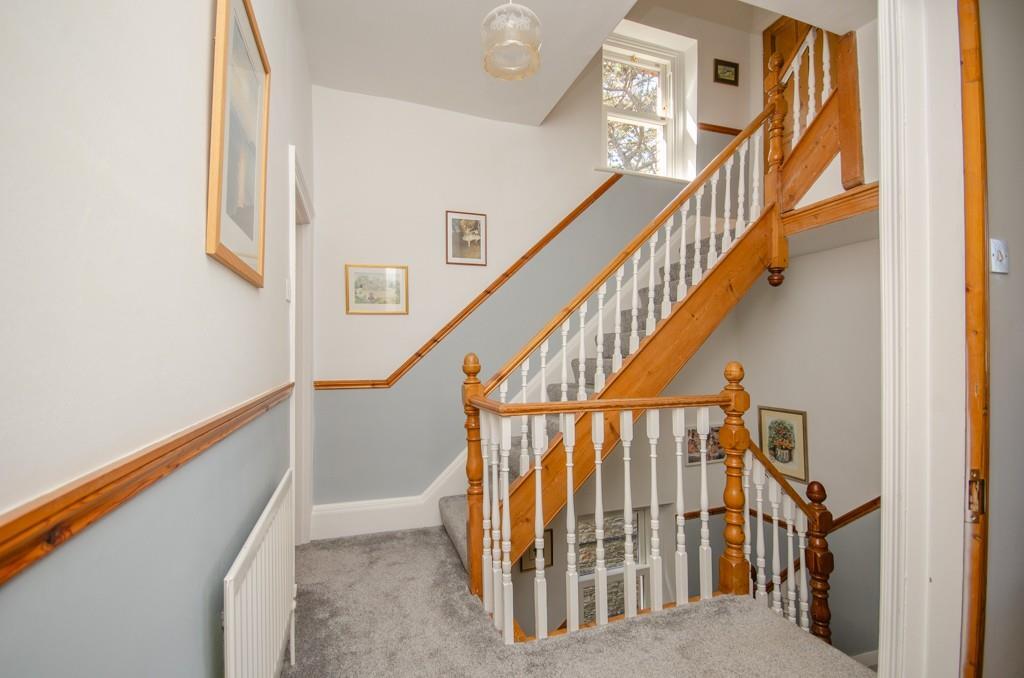 First floor landing pic 2.jpg