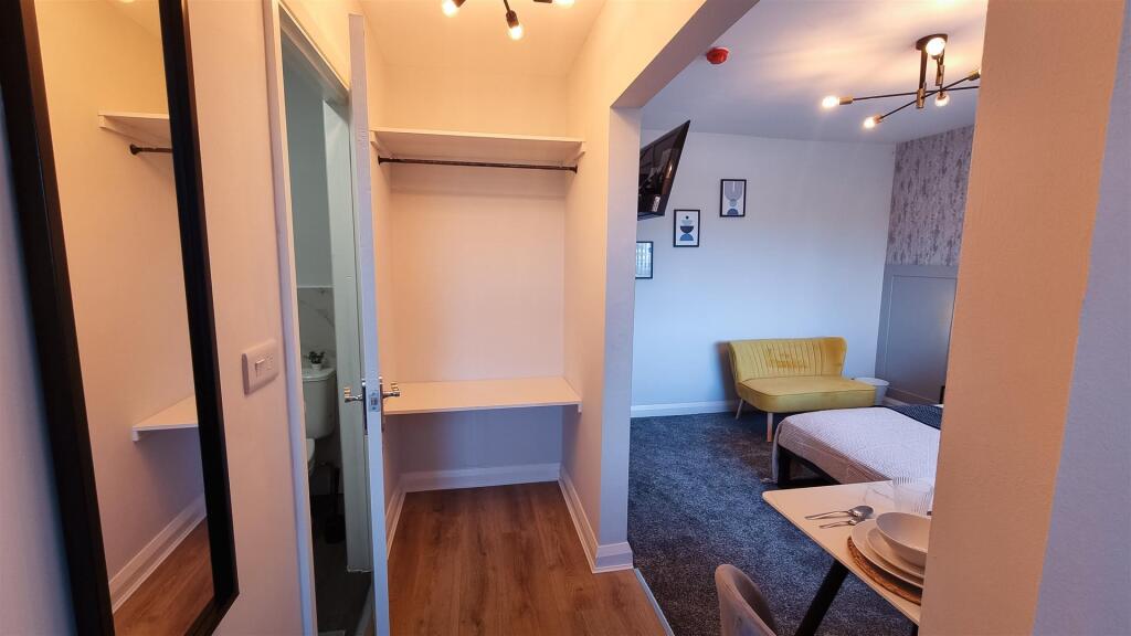 21. Room 3.jpg