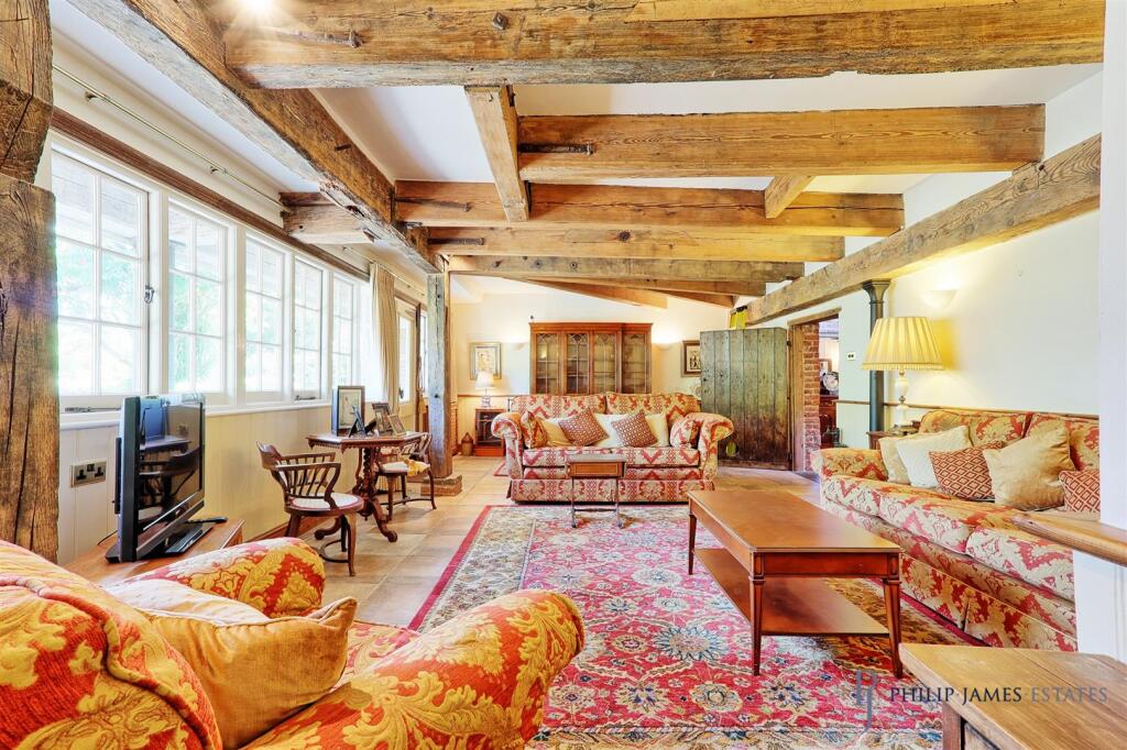 IMG_8204_5_6_easyHDR-interior3.jpg