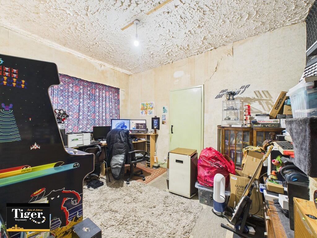 CAM02176G0-PR0560...