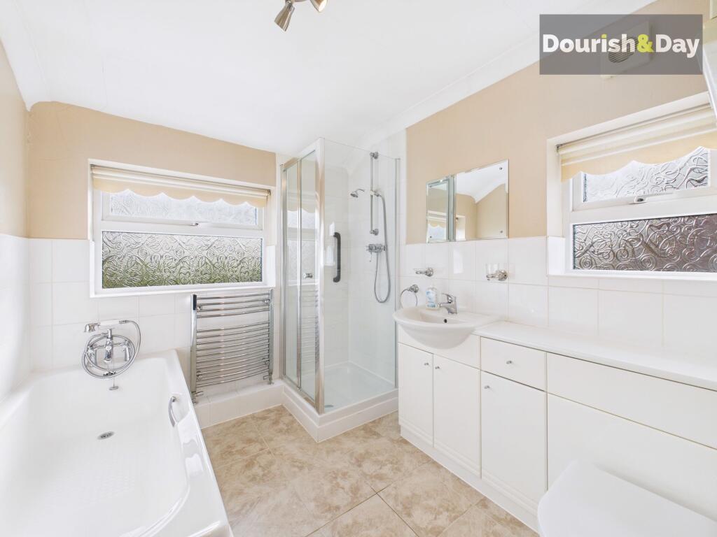 Family Bathroom 