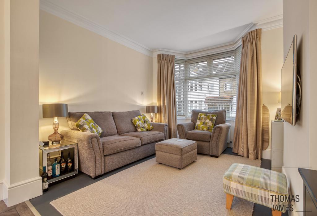 Elsiedene Road, bay window