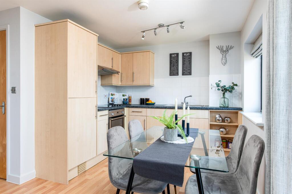 Kitchen_1.jpg