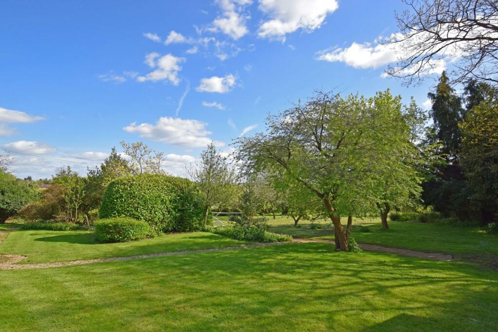 Ridgeway, garden b.jpg