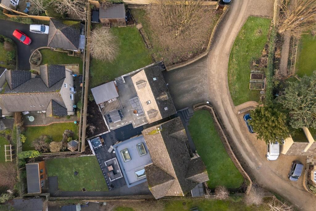 58 - 1 Holm Oaks - GL7 2RQ - Web.jpg