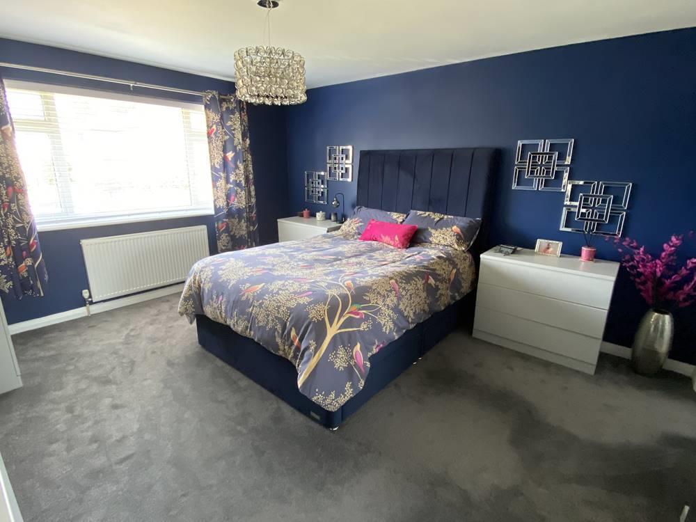 bed1.jpg
