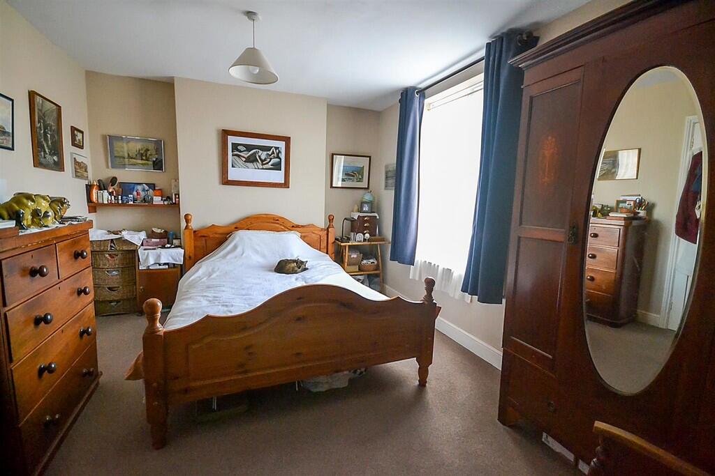 5 West End Villas...