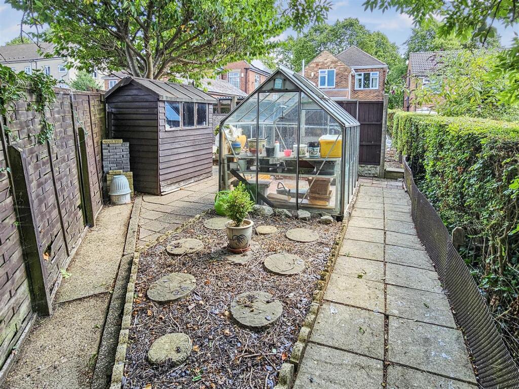 Springfield Road, Midway