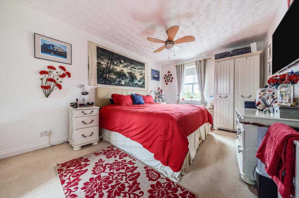 Principal bedroom