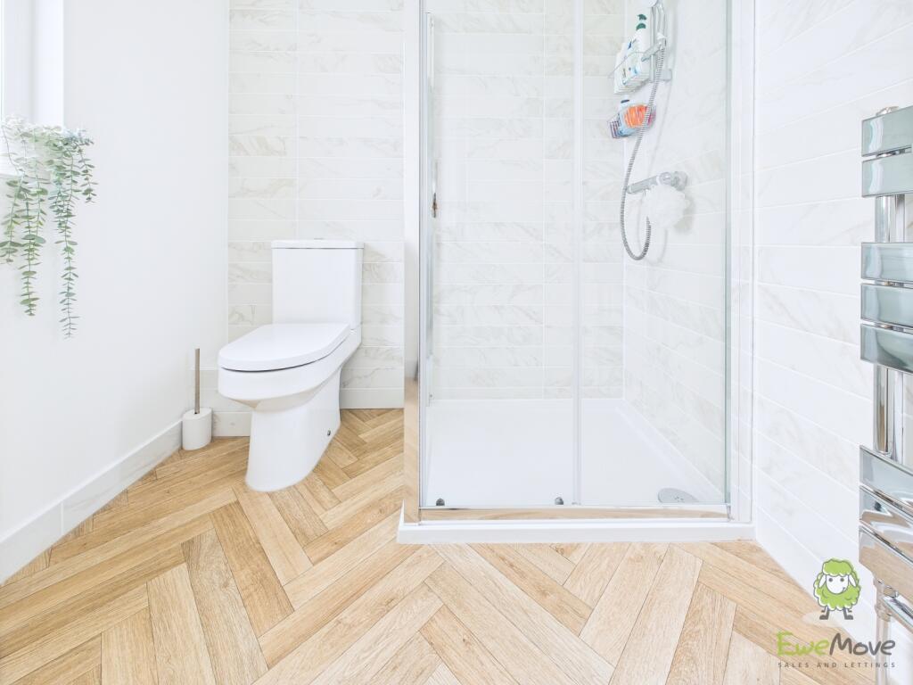 CAM01543G0-PR0146-STILL068