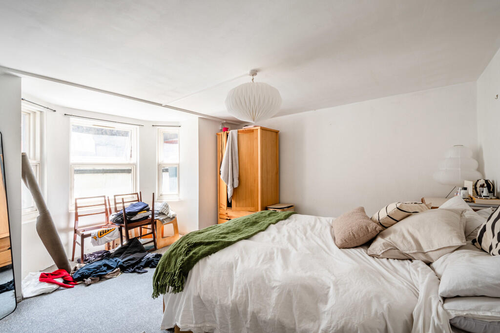 Graham Rd 213 - L...