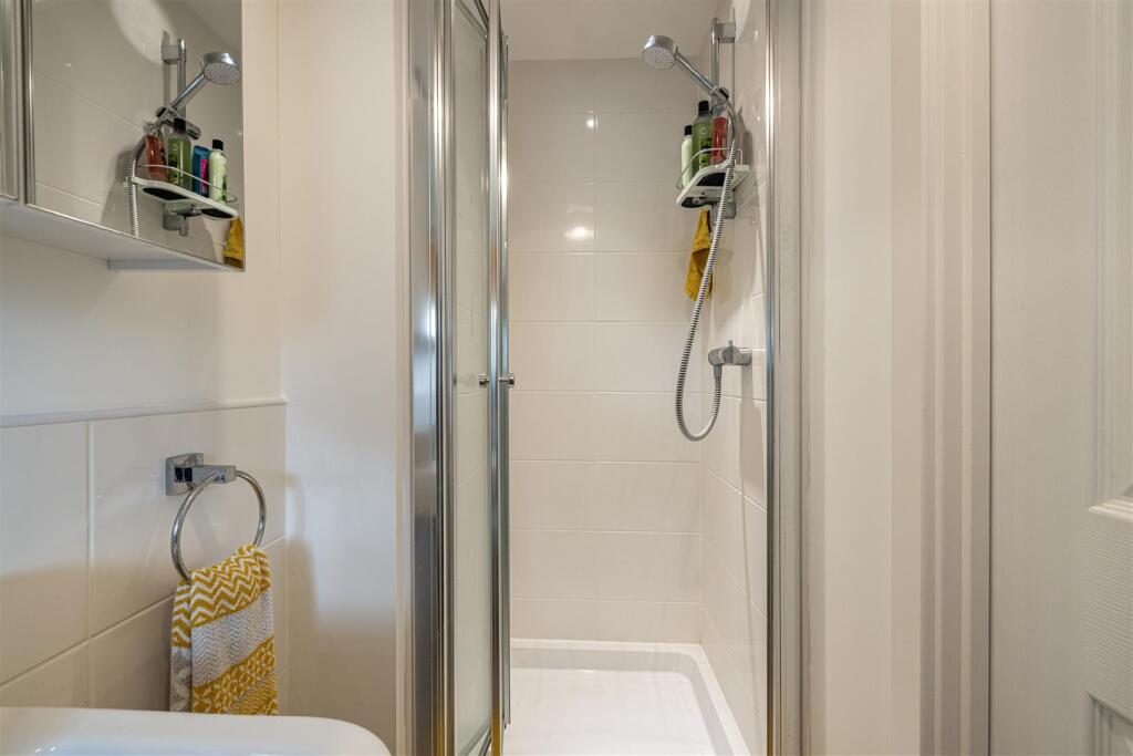 8 Knoll Park Avenue Galashiels 49.JPG