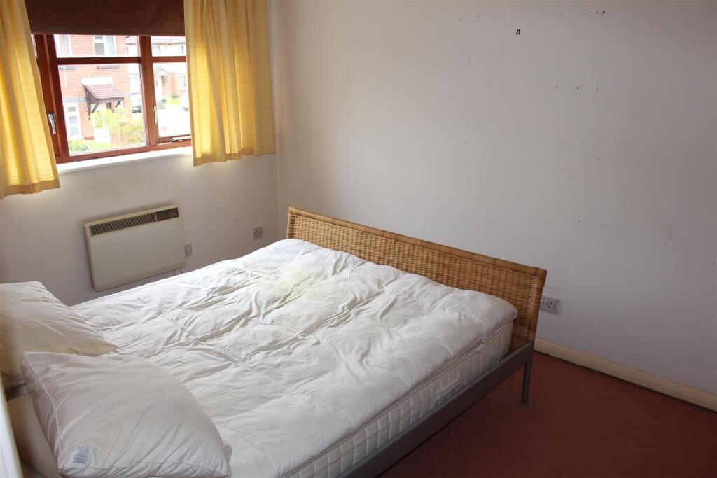 28 Barnsley Close, Atherstone