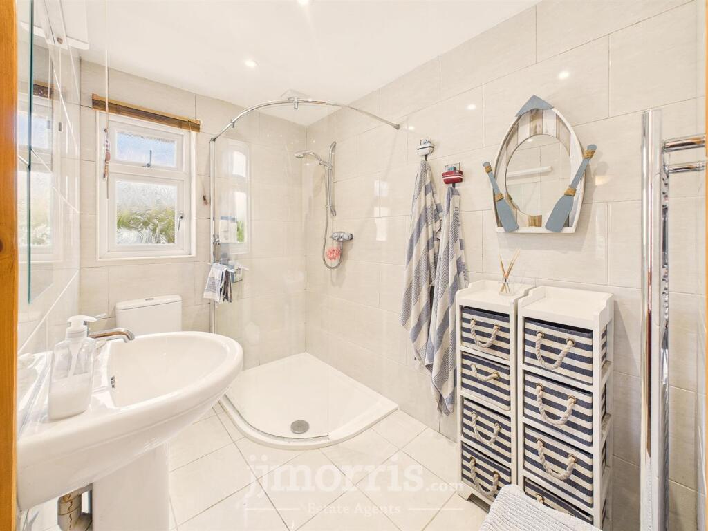 En Suite Shower Room