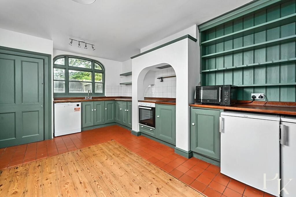 17 Marine Avenue BN3 (8).jpg