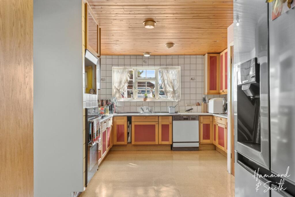 Kitchen/ Dining Room