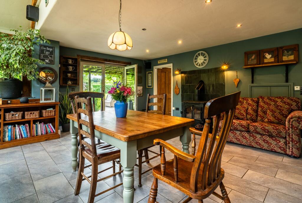 Kitchen / Dining Room