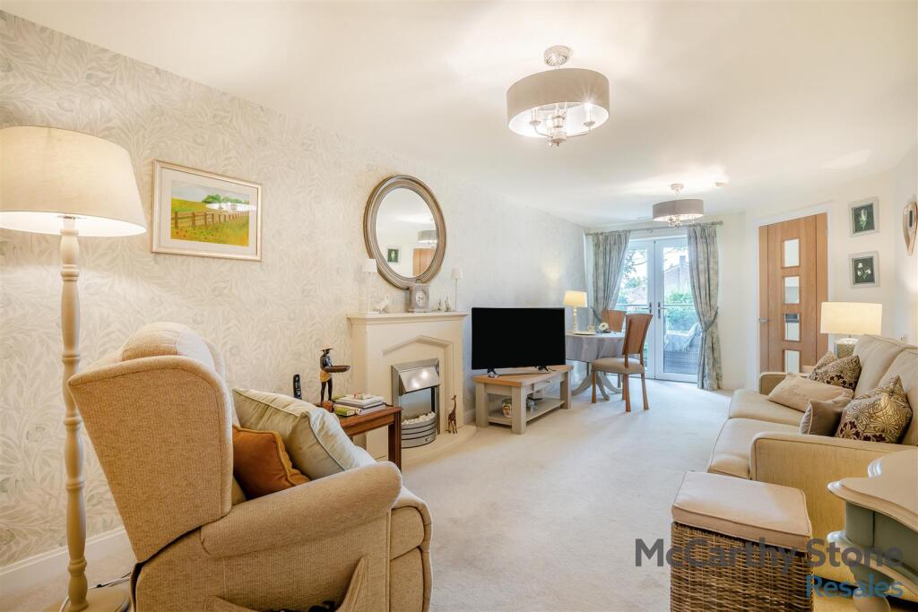 8647830-interior08.jpg
