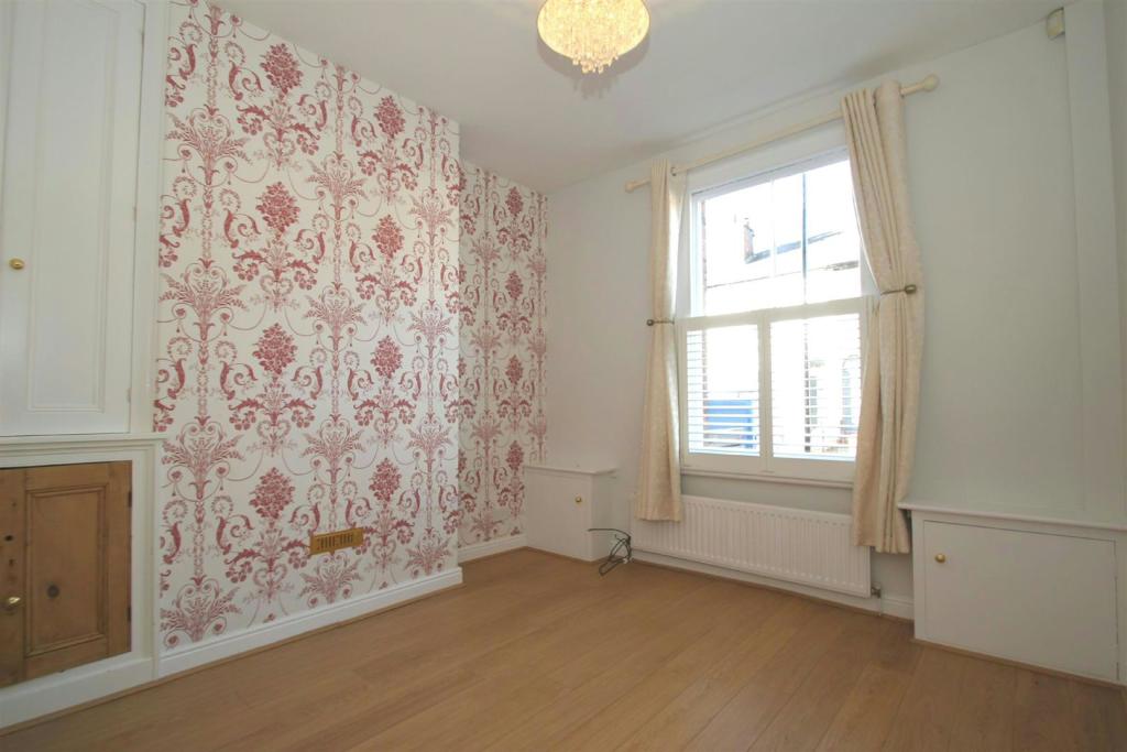 Family Room.jpg